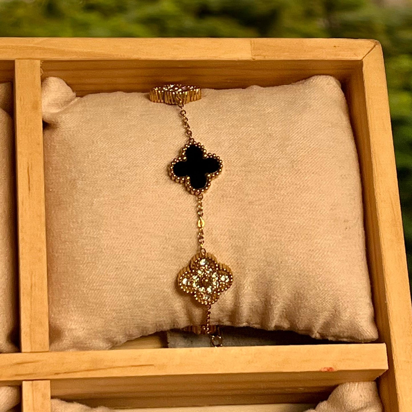 Limited-Edition Vanclief Bracelet