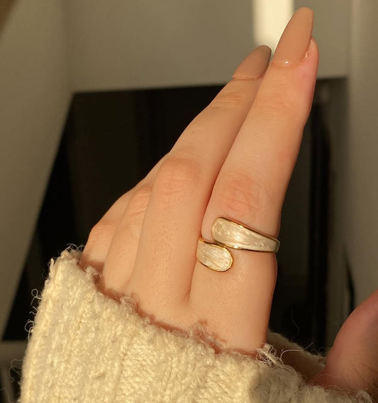 White hug ring