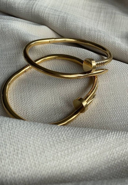 Nail bangle