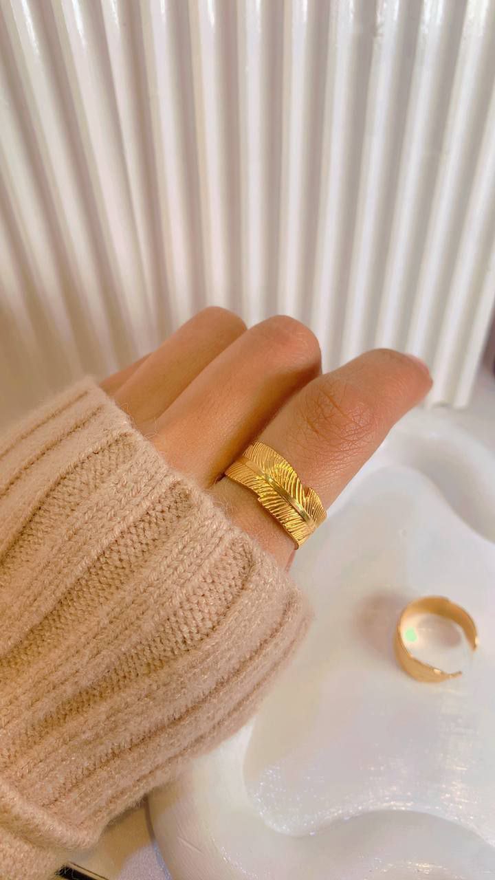 Bold Leaf Ring