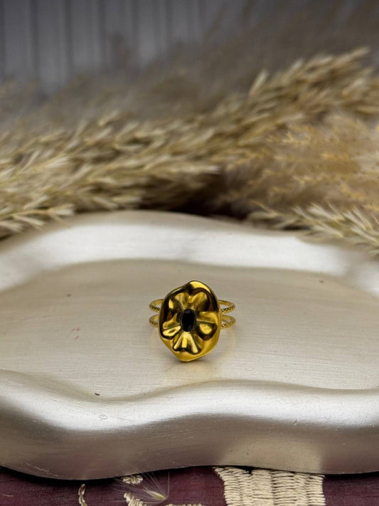 Goldish Ring