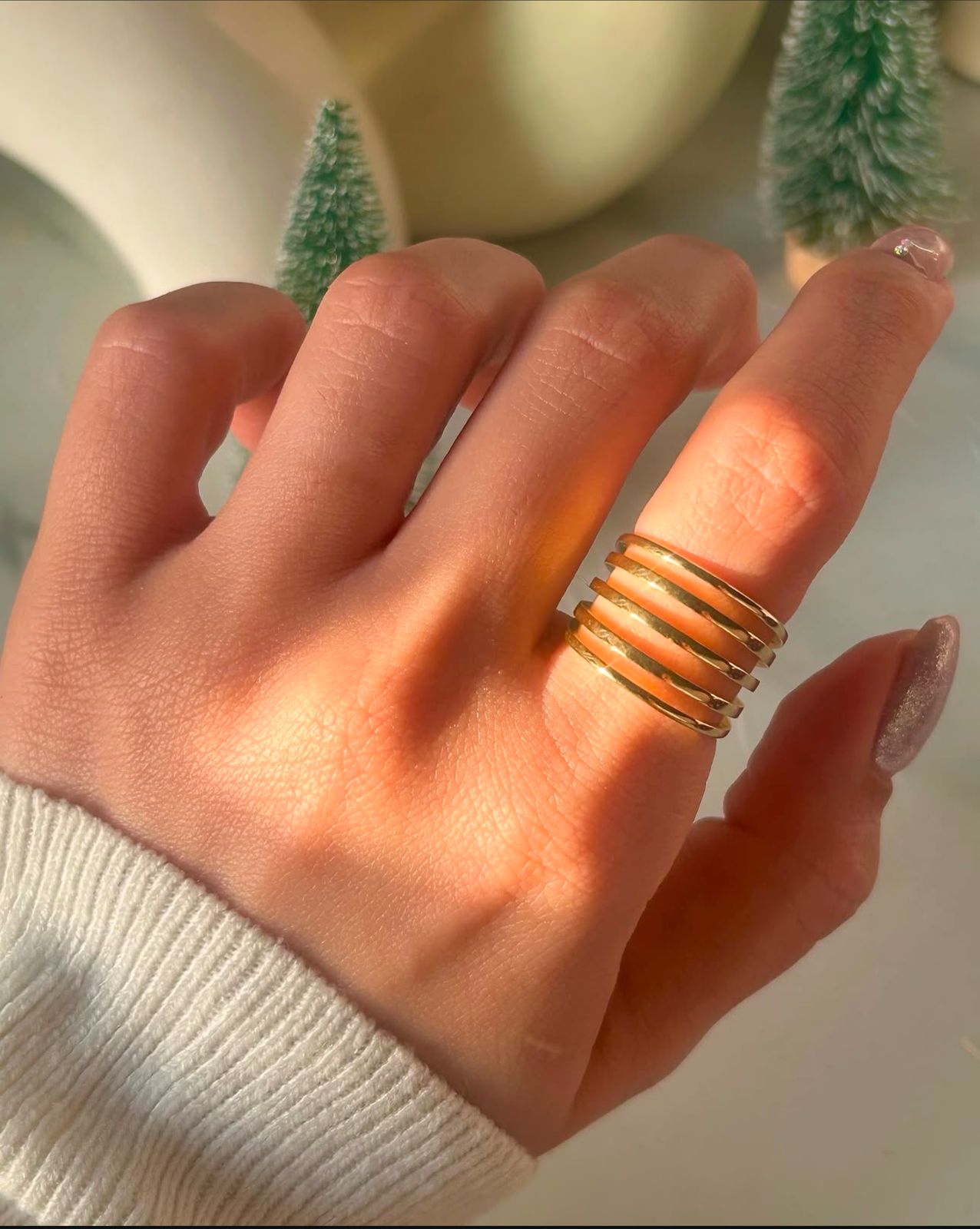 Layers thin ring