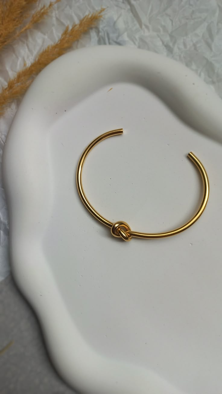 Basic bangle